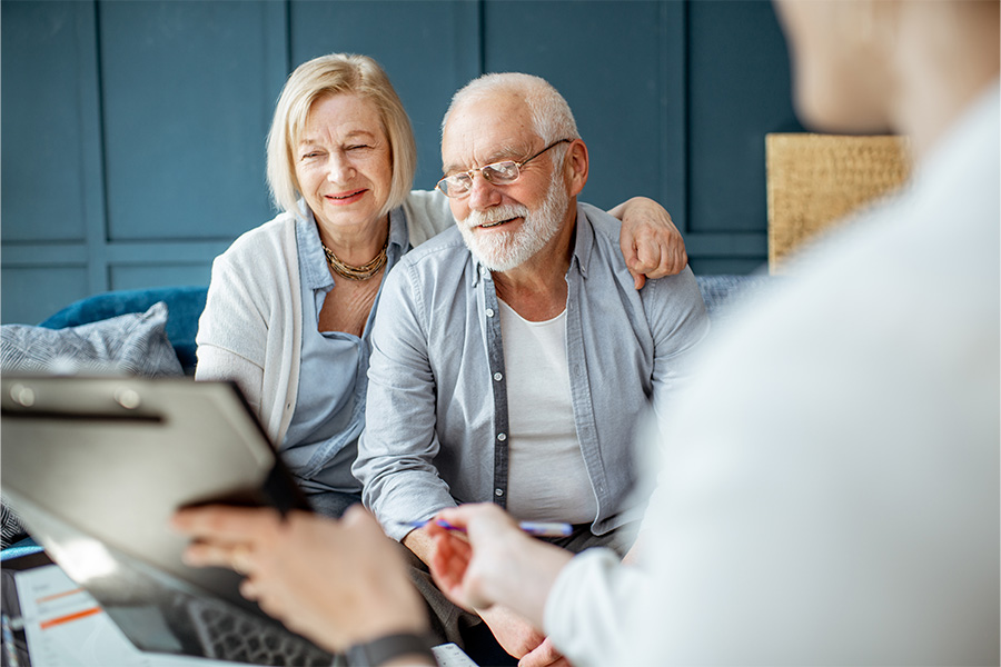 senior-couple-appointment